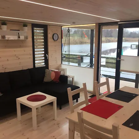 Hausboot Fuer Vier Personen Mit Kamin Und Terrasse By Interhome * فيلهلمسهافن
