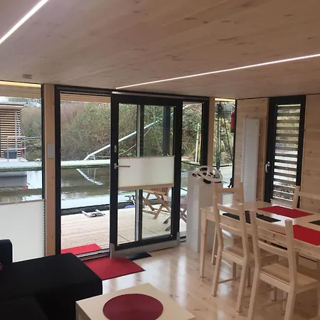 Hausboot Fuer Vier Personen Mit Kamin Und Terrasse By Interhome شقة