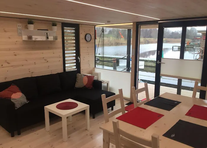 Hausboot Fuer Vier Personen Mit Kamin Und Terrasse By Interhome * فيلهلمسهافن